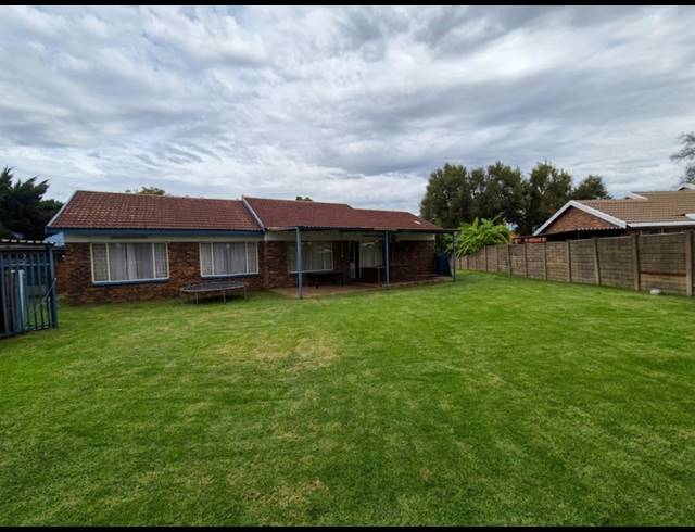3 BEDROOM HOUSE FOR SALE IN WALDRIFT